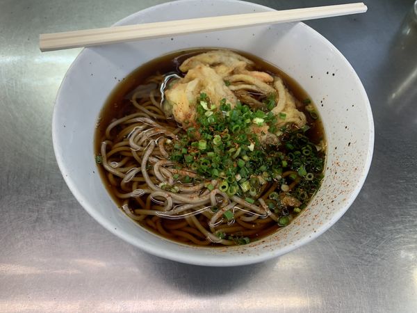 「かき揚げそば 390円」@富士見そば 上りホーム店の写真