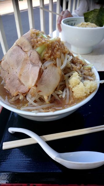 「豚そば880円野菜増し増し大盛クーポン無料」@江戸前煮干中華そば きみはん ららぽーと豊洲マリーナキッチン店の写真