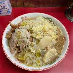 大ラーメン豚入り