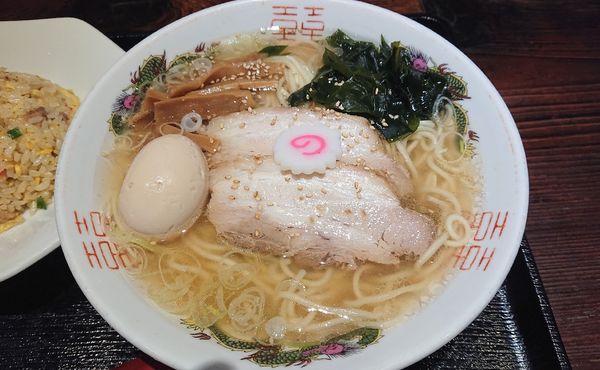 「味玉塩ラーメン  840円   半チャーハンセット  250円」@水戸中華そば むじゃき食堂の写真