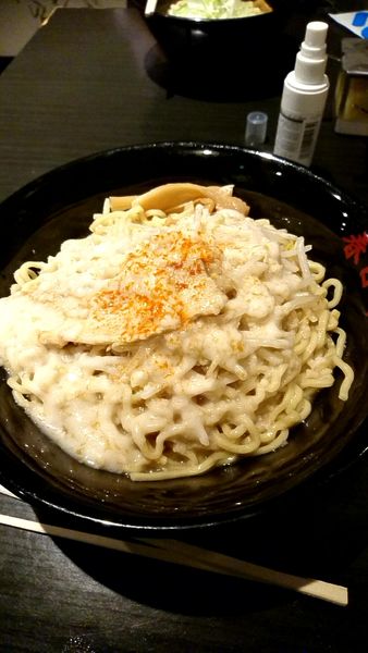 「鳥豚油そば690円特盛200円」@油そば専門店 春日亭 五反田店の写真