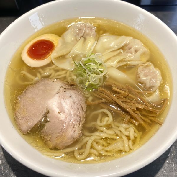 「塩ワンタンめん」@自家製麺 らあめん吟の写真
