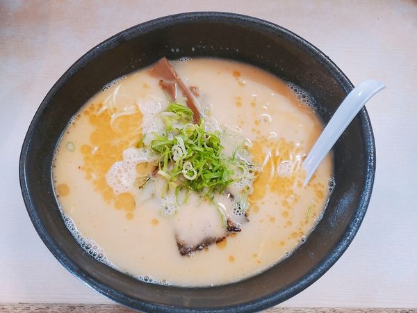 「とんこつらーめん」@らーめん桜坂の写真