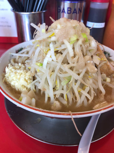「ラーメン　870円　中盛り全マシ豚」@ジャンプの写真
