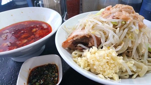 「【昼】あかいつけめん+ピリ辛ニラダレ」@ぶたけん。の写真