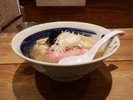 「真鯛と貝の塩らーめん」@麺屋 翔 みなとの写真