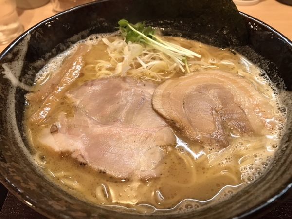 「醤油ラーメン(780円+大盛50円)」@麺家 心専の写真