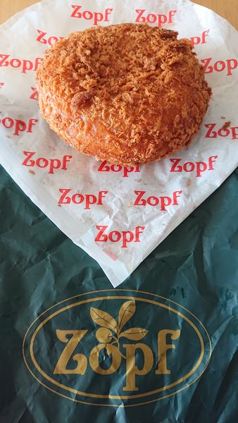 「カレーパン　３２４円（＋袋代：３円）」@Zopf カレーパン専門店 グランスタ店の写真