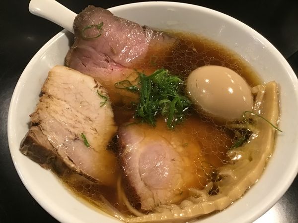 「特製中華そば1000円、ミニ肉ごはん150円」@AKEBIの写真