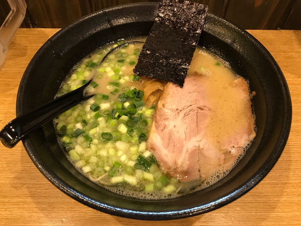 「らーめん 680円」@久留米ラーメン 初代 よかろうもんの写真