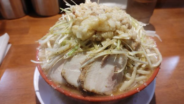 「らーめん大・ネギ（ヤサイアブラ）￥１０５０」@らーめん バリ男 大森店の写真