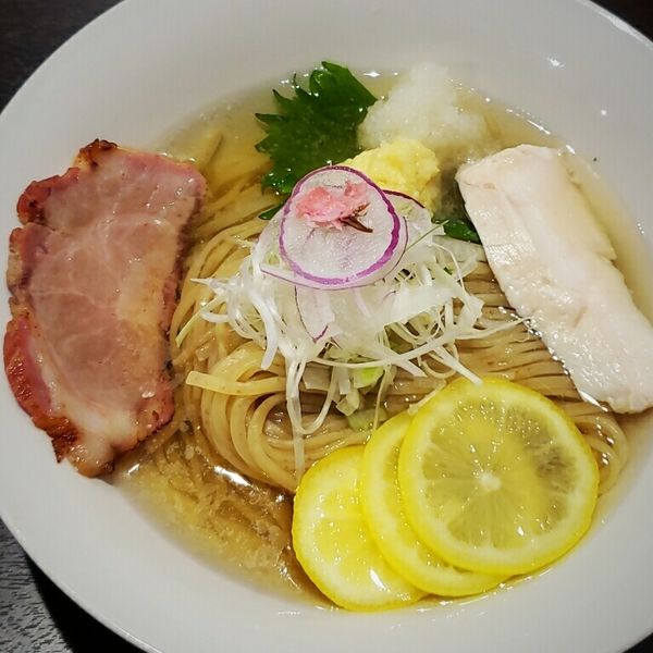 「【限定メニュー】おろしそレモンの冷かけ麺 ８００円他」@らぁ麺 鬼滅の桜の写真