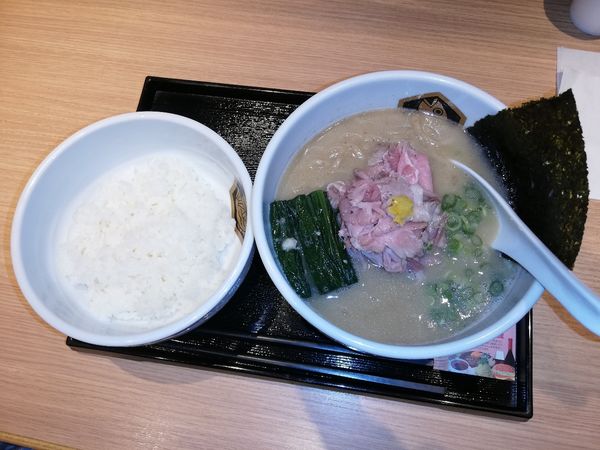 「濃厚真鯛らーめん+ささにしき」@真鯛らーめん 麺魚 錦糸町PARCO店の写真