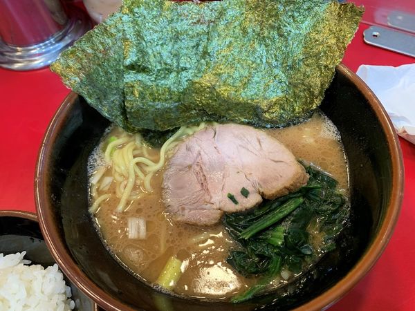 「らーめん＋サービスライス」@らーめん 谷瀬家 新橋店の写真