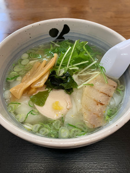 「ゆず塩海老ワンタン麺」@花鳥風月 酒田本店の写真