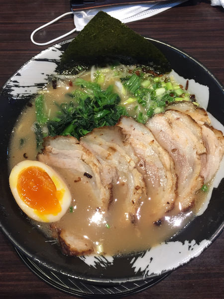 「焦がし醤油白湯らうめん」@らうめん 纏の写真