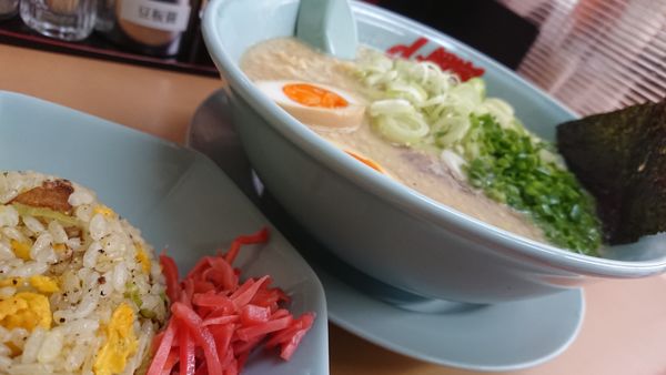 「プレミアム塩とんこつ」@ラーメン山岡家 上尾店の写真
