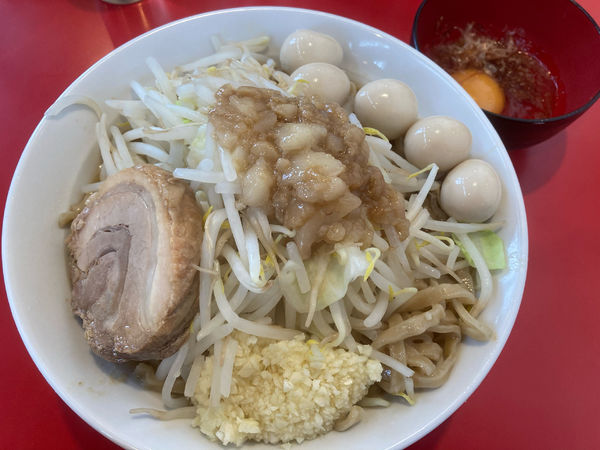 「極太麺¥800+節玉¥50+うずら¥100」@ボディブローの写真