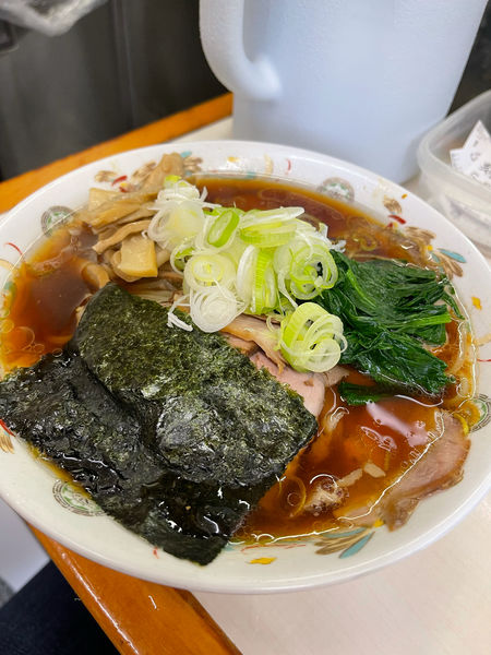 「チャーシュー麺（葱、メンマ、ほうれん草ちょい増し）」@青島食堂 秋葉原店の写真