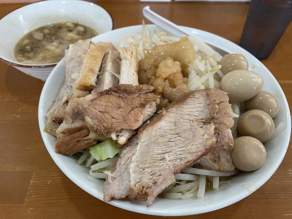 「ラーメン・肉カス・トッピングA（うずら）」@ラーメン赤沼 熊谷店の写真