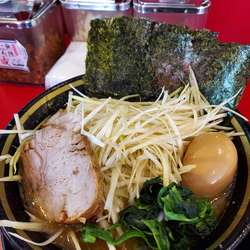 白ネギラーメン＋Twitterサービス味玉＋半ライス