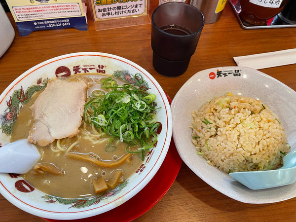 「ランチセット　ラーメン濃いめ＋半チャーハン」@天下一品 つくば店の写真