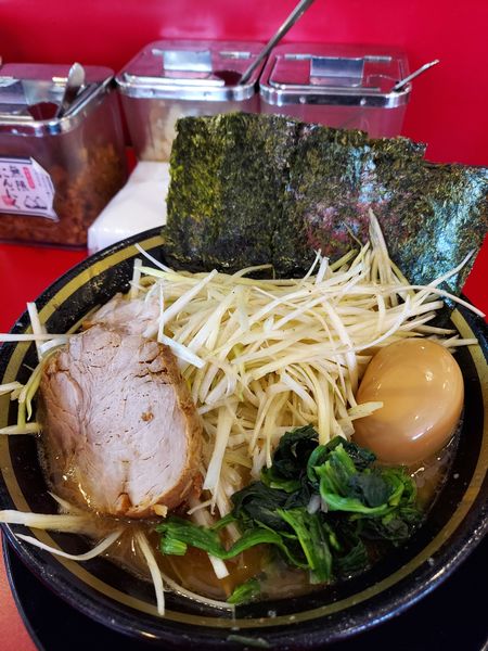 「白ネギラーメン＋Twitterサービス味玉＋半ライス」@家系ラーメン 王道 神道家の写真