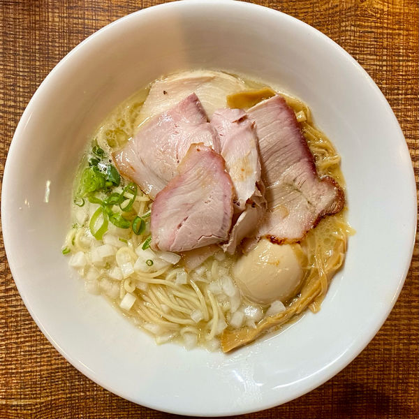 「深み鶏味玉付（濃厚）¥910円」@芛堂寺の写真