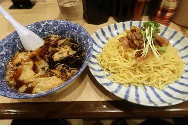 「つけ麺　650円にワンタントッピング　100円X2」@肉厚わんたん麺と手作り焼売 ら麺亭 浅草支店の写真
