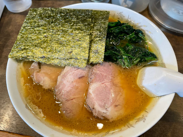 「しょうゆとんこつラーメン（チャーシュー、麺固め脂多め）」@しょうゆとんこつラーメン 匠家の写真