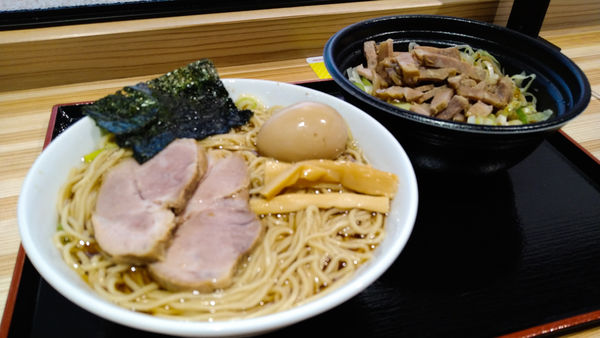 「豚玉中華そば+大盛り+焼豚めし並」@舎鈴 イオンタウンふじみ野店の写真