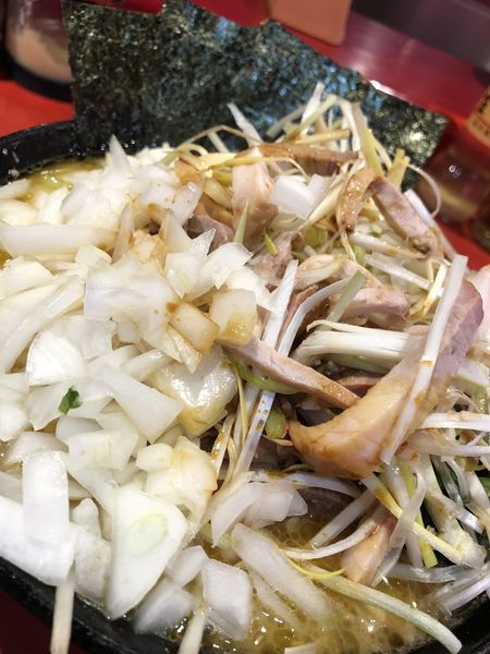 「ネギチャーシューメン中盛固めタマネギTP」@厚木家の写真