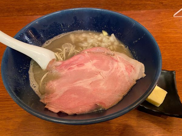 「煮干し蕎麦＋バター：850＋50円」@麺処 にぼし香 横浜店の写真