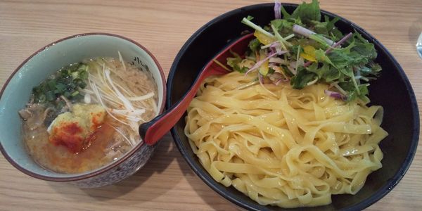 「背脂生姜醤油」@小麦と肉 桃の木の写真