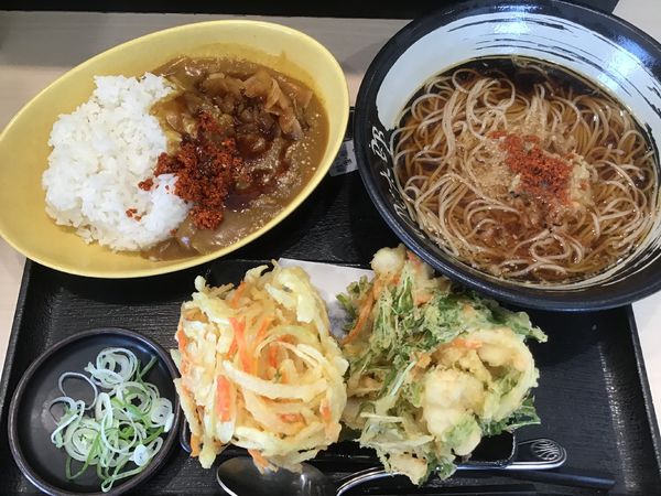 「朝そば(カレー)390円、季節のかき揚げ250円、かき揚げ」@ゆで太郎 柏大井店の写真