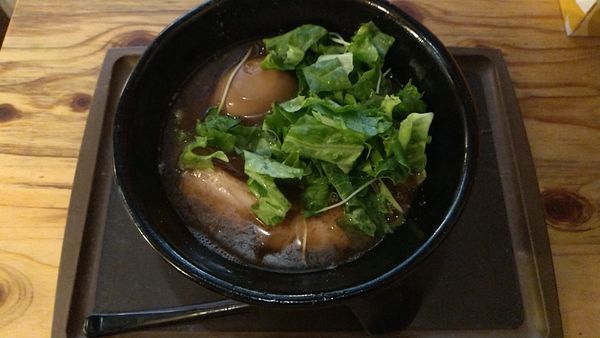 「朝醤ラーメン+味玉」@麺場 浜虎 横浜店の写真