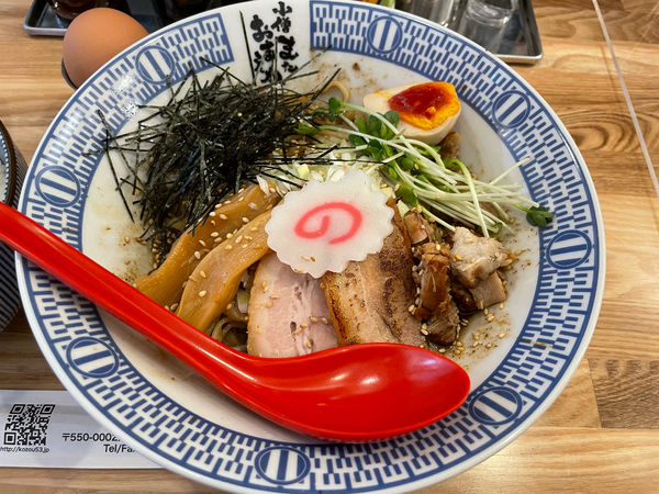 「魚介豚骨まぜそば」@豚骨魚介ラーメン 小僧またおまえか。 土佐堀店の写真