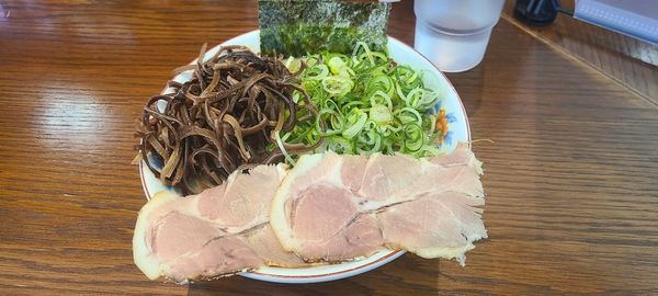「濃厚ラーメン+ネギ+キクラゲ+替玉」@ラーメンかなやの写真