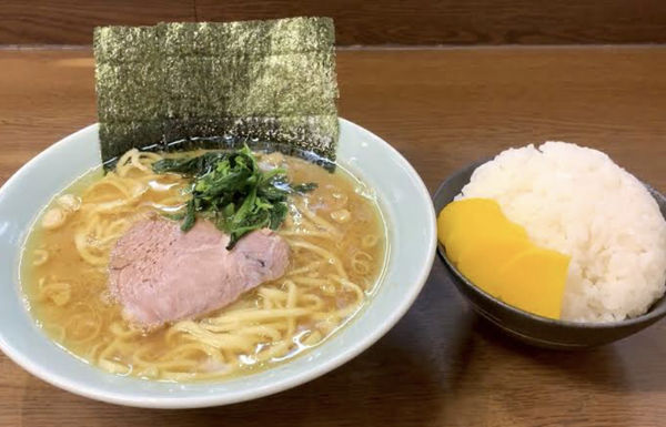 「ラーメン、大ライス」@寿々㐂家の写真