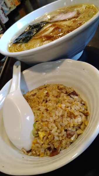 「Aセット（ラーメン、半チャーハン）　ラーメン大盛」@中華料理 熊の写真