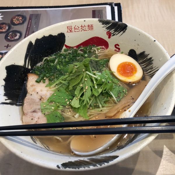 「牛骨塩ラーメン」@屋台拉麺 一’s 幕張店の写真