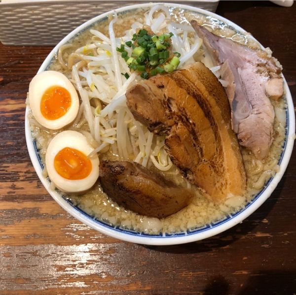 「特製らーめん」@ラーメン無限大 津田沼店の写真