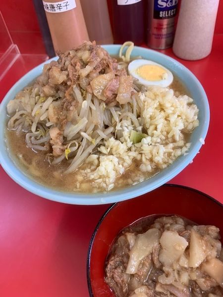 「富士丸ラーメン（麺少なめ・ブタカスアブラ） 900円」@ラーメン富士丸 東浦和店の写真