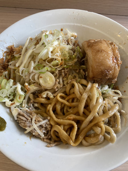 「汁なしラーメン850＋ねぎ50＋ひき肉100」@麺屋 味方の写真