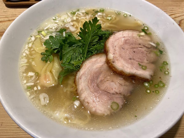 「本丸塩らーめん：850円」@横濱元町 本丸亭 横浜店の写真