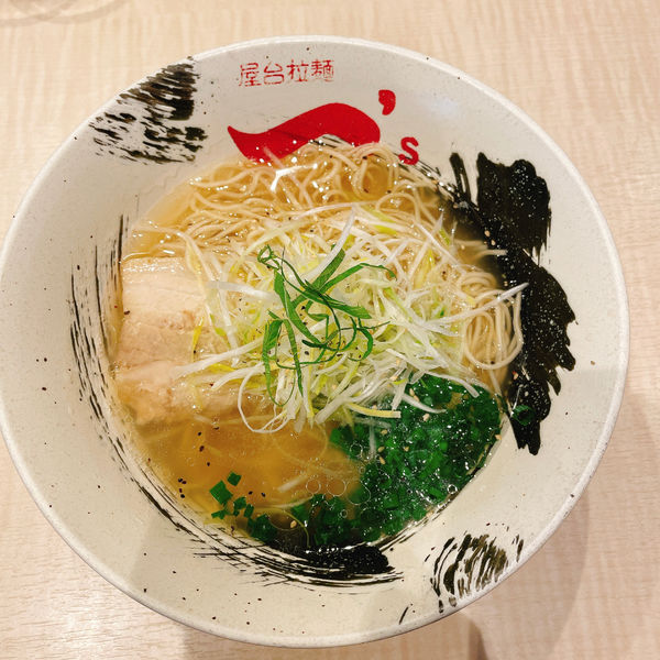 「牛骨塩拉麺820円　あぶら玉200円」@屋台拉麺 一’s 幕張店の写真