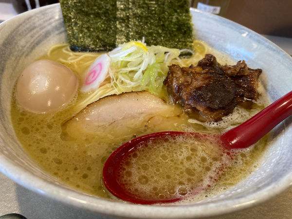 「特製濃厚鶏塩そば」@麺屋 なるとの写真