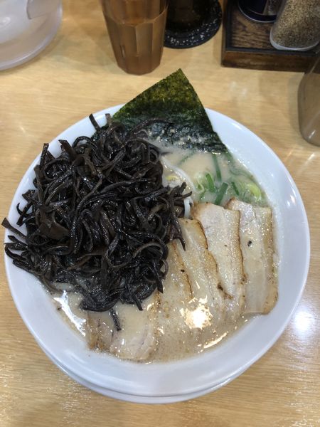 「白ラーメン、追加チャーシュー、キクラゲ」@龍の神 雪が谷大塚店の写真