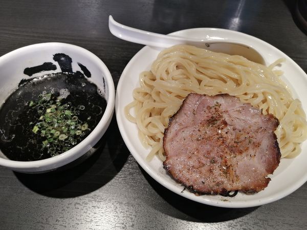 「黒つけ麺¥900（大盛同額）」@麺屋武蔵 武骨相傳の写真
