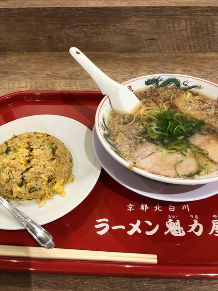 「醤油ラーメン+焼き飯(小) 990円」@ラーメン魁力屋 イオンモール川口店の写真